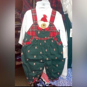 Baby girls 2 piece overall set size 3-6 months